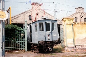 7042
