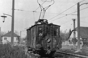 Motoros fedett motorkocsik