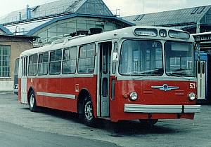 573