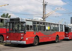 953
